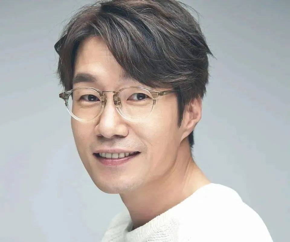 皇冠皇冠代理平台
_55岁男演员被发现在车内去世皇冠皇冠代理平台
，此前因酒驾被逮捕，曾出演《请回答1988》《素媛》