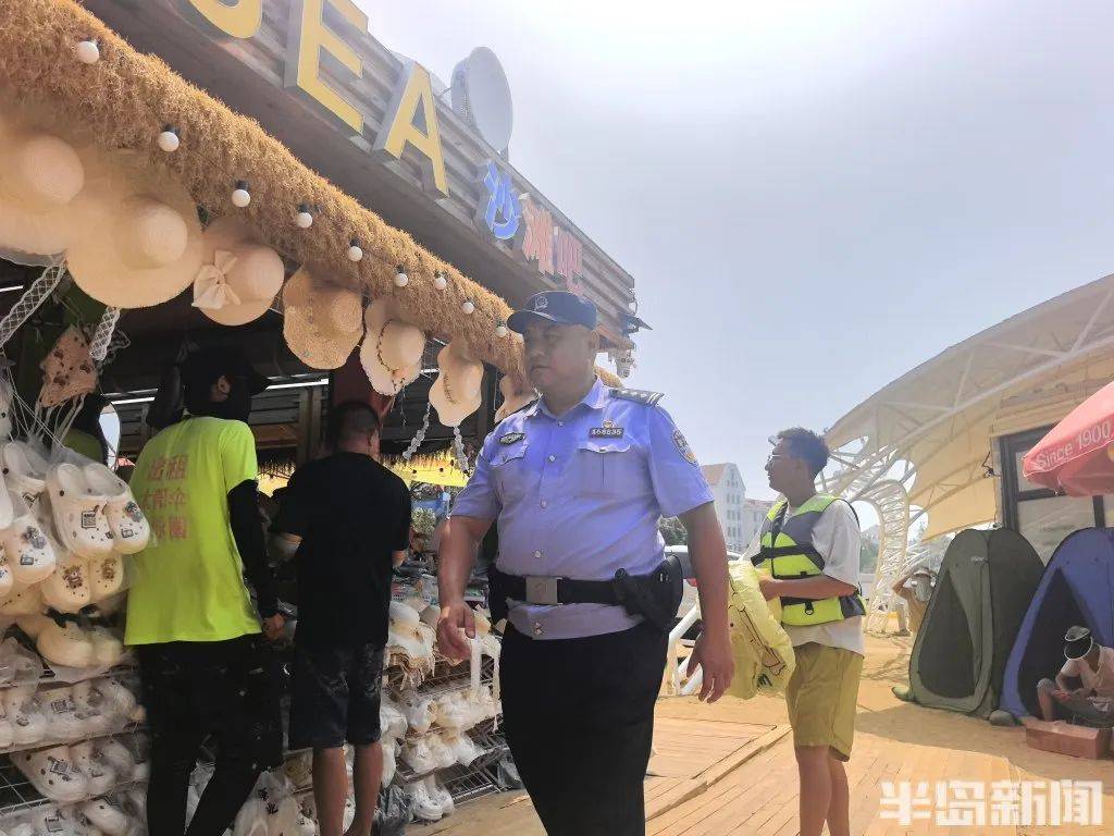 五大联赛_70岁老人来青岛一浴游泳五大联赛，上岸发现衣服和手机都不见了，民警找了两个多小时……